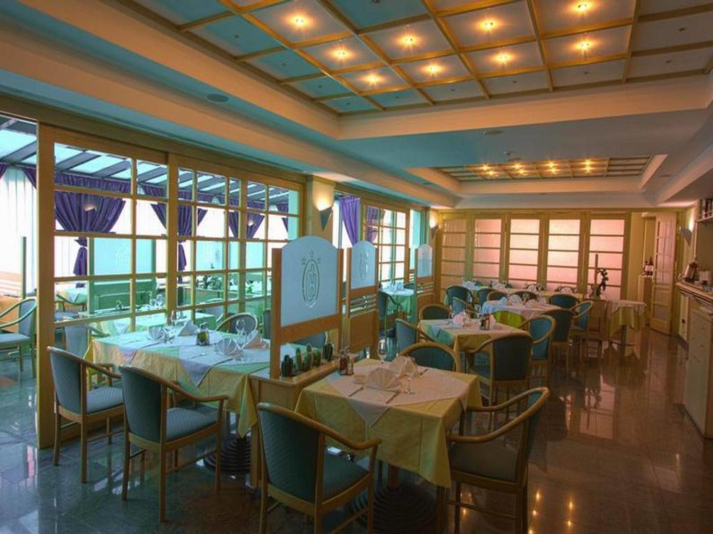 Hotel Cubic Laktaši Extérieur photo