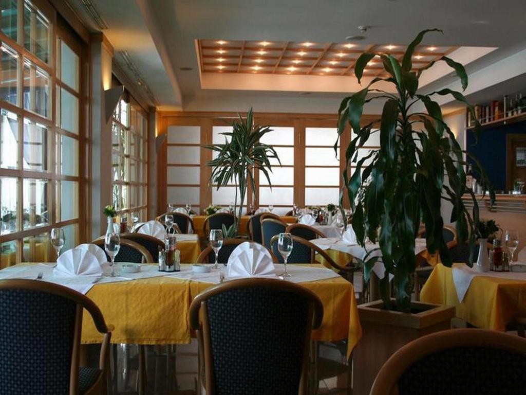 Hotel Cubic Laktaši Extérieur photo
