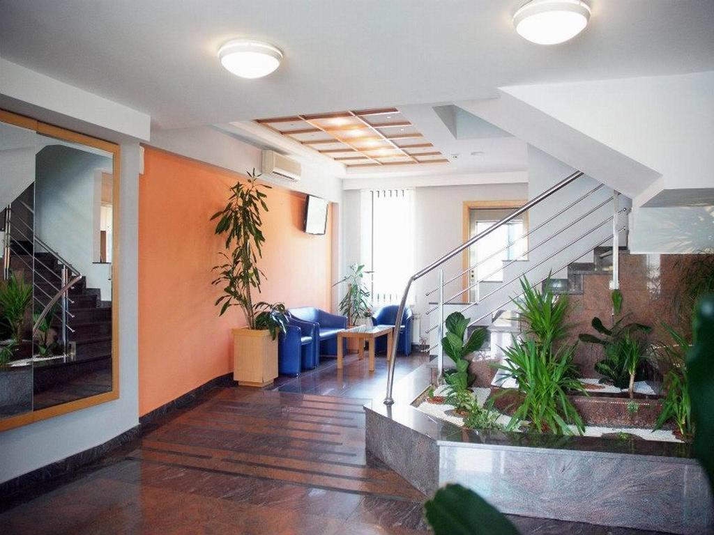 Hotel Cubic Laktaši Extérieur photo