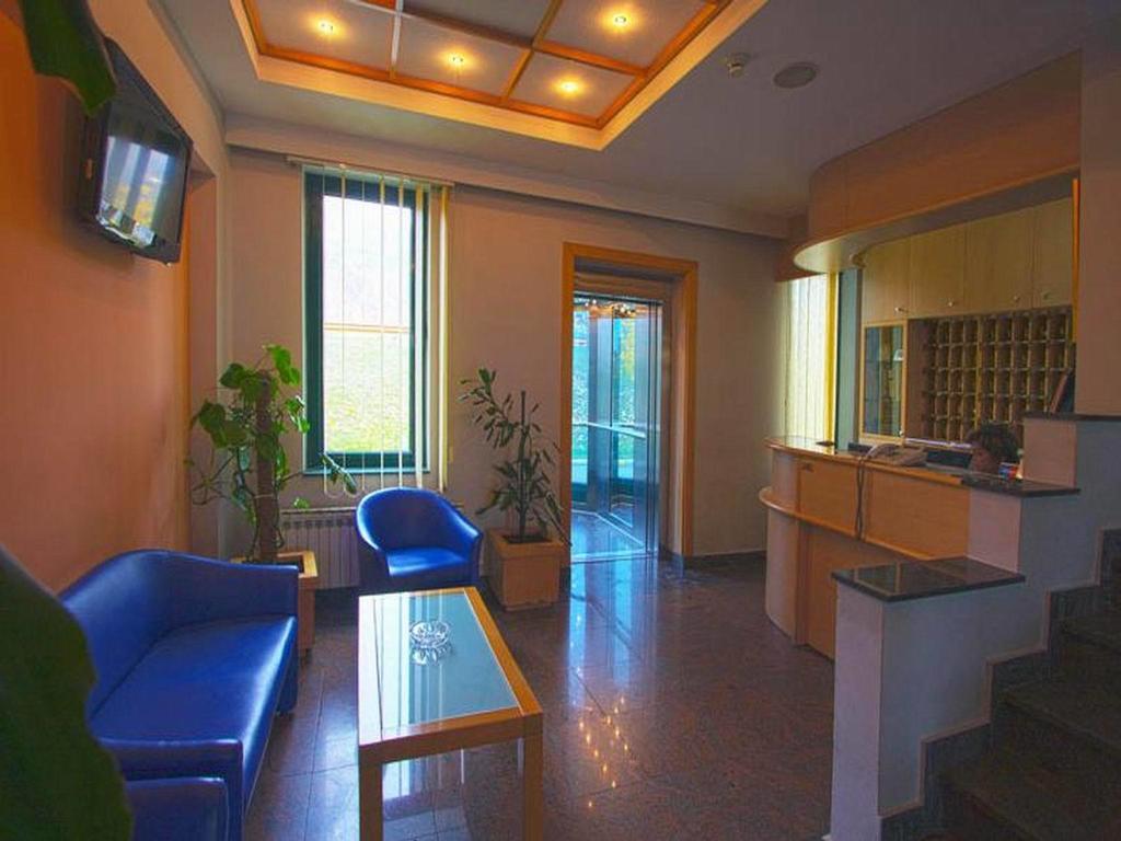 Hotel Cubic Laktaši Extérieur photo