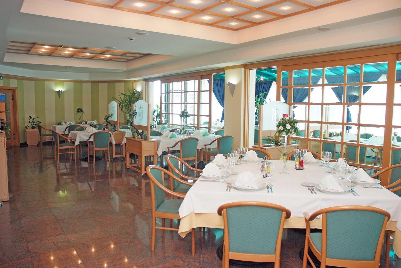 Hotel Cubic Laktaši Extérieur photo