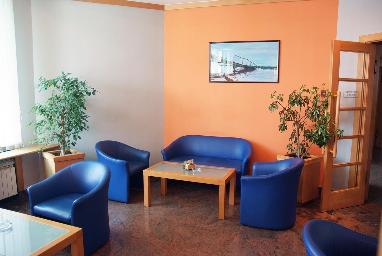 Hotel Cubic Laktaši Extérieur photo