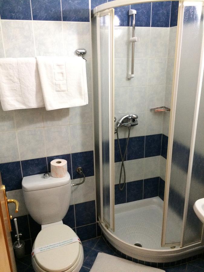 Hotel Cubic Laktaši Extérieur photo