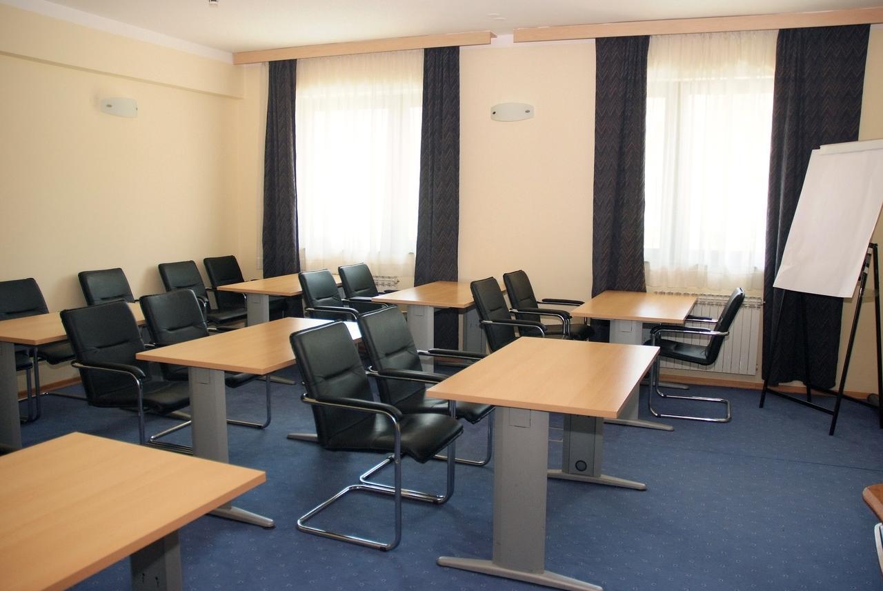 Hotel Cubic Laktaši Extérieur photo